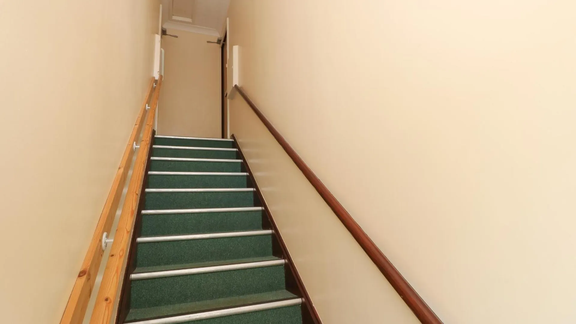 Flat 2, Clifton Gardens Apartment Southampton